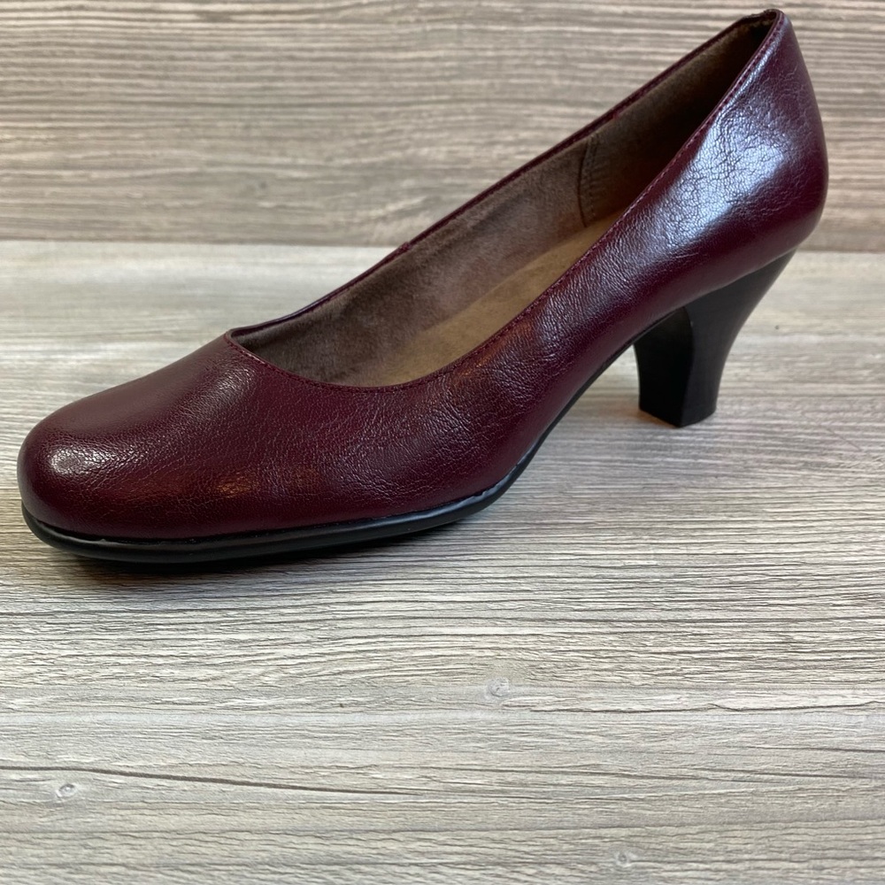 EUC oxblood colored Aerosoles pumps